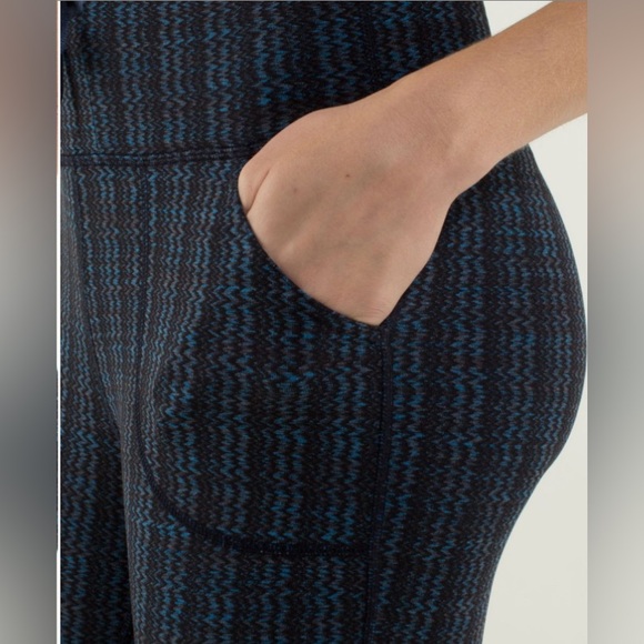 Lululemon straight leg 6 33.5” - Picture 14 of 15